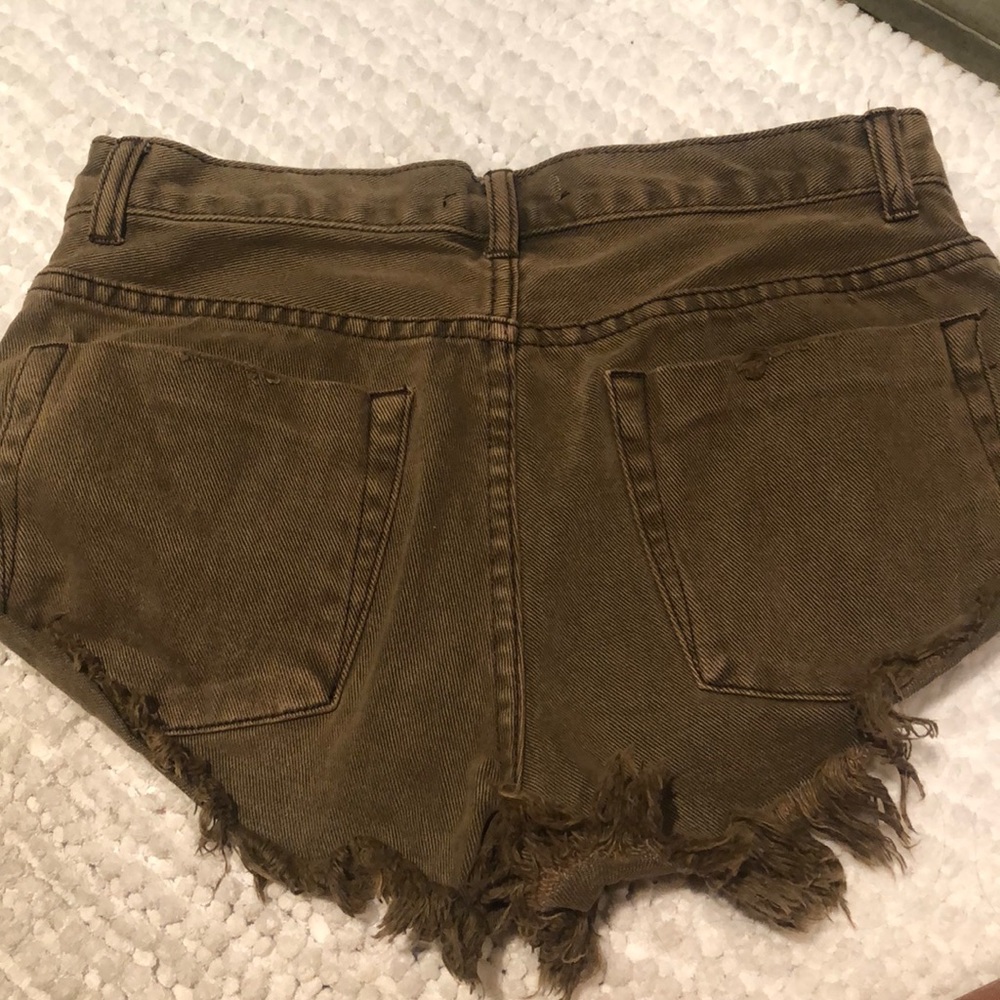 Shorts - Picture 2 of 3